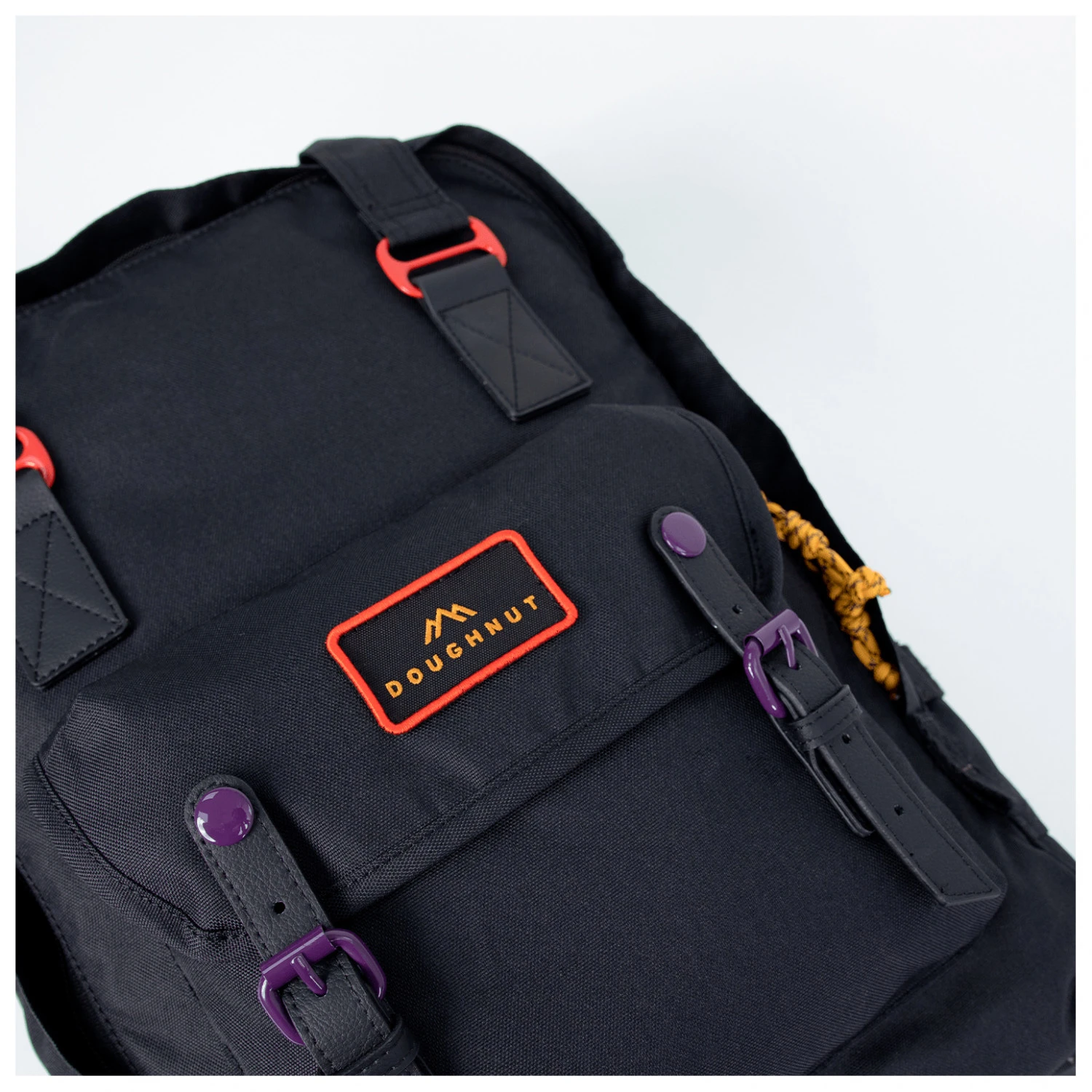 Doughnut Macaroon Large Happy Camper 18 - Daypack 4 Doughnut Macaroon Large Happy Camper 18 - Daypack – Bild 4