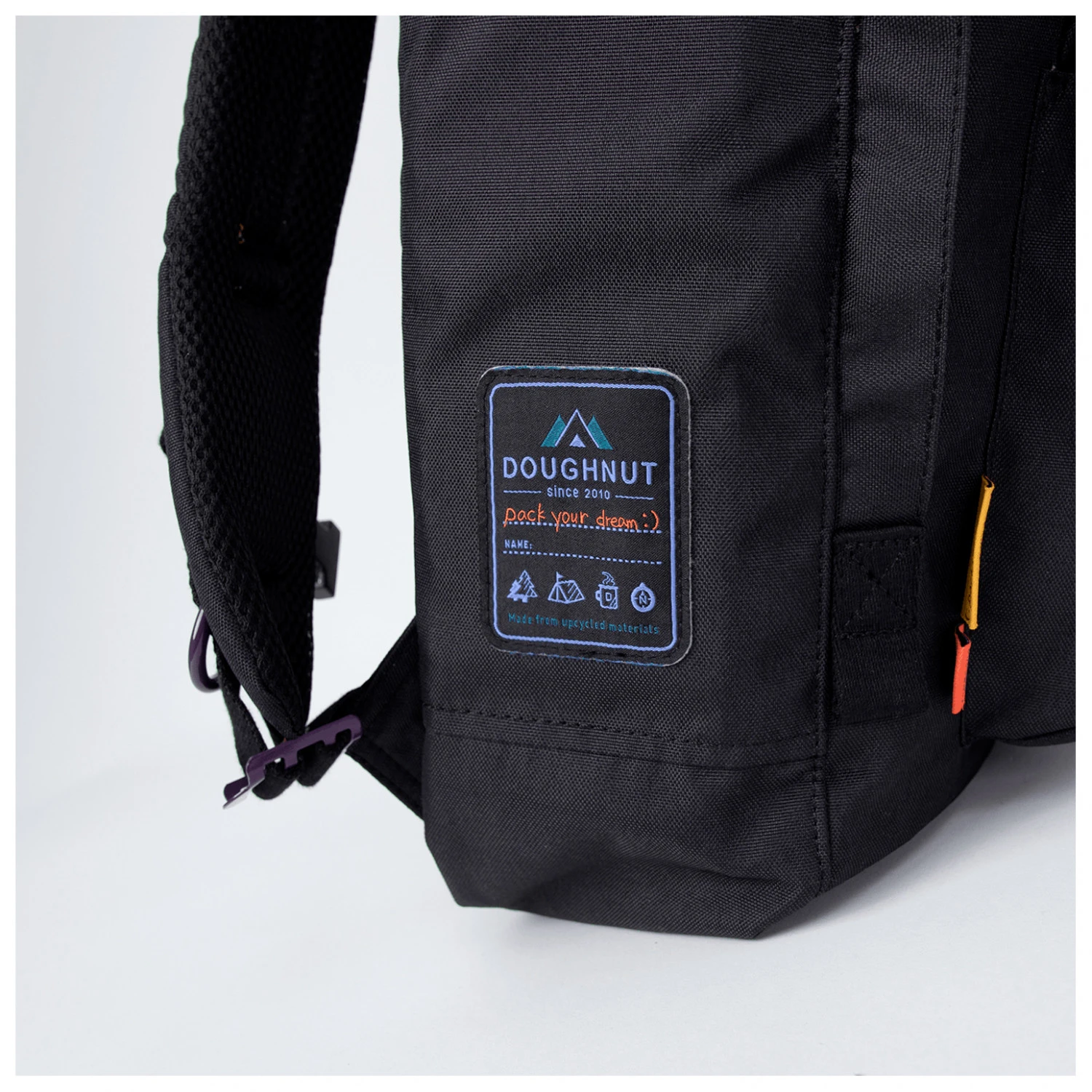 Doughnut Macaroon Large Happy Camper 18 - Daypack 5 Doughnut Macaroon Large Happy Camper 18 - Daypack – Bild 5