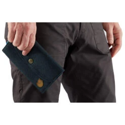 FJÄLLRÄVEN Norrvåge Travel Wallet - Geldbeutel 6 FJÄLLRÄVEN Norrvåge Travel Wallet - Geldbeutel -Outwell Deutschland Verkaufs-Shop fjaellraeven norrvaage travel wallet geldbeutel detail 3